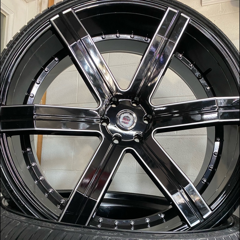 Rims New 28 inch wheels and tires 6 lug